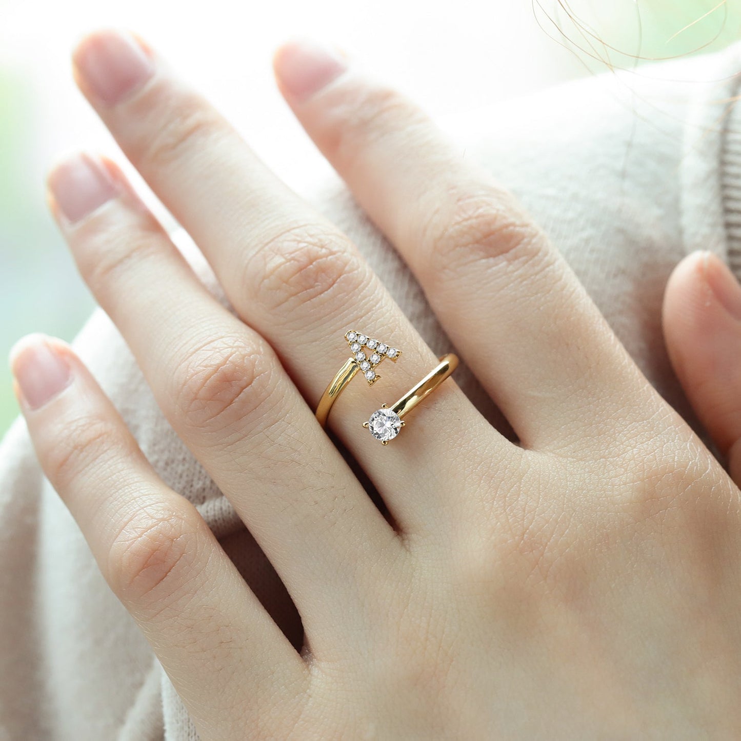 Zirkonia letter ring